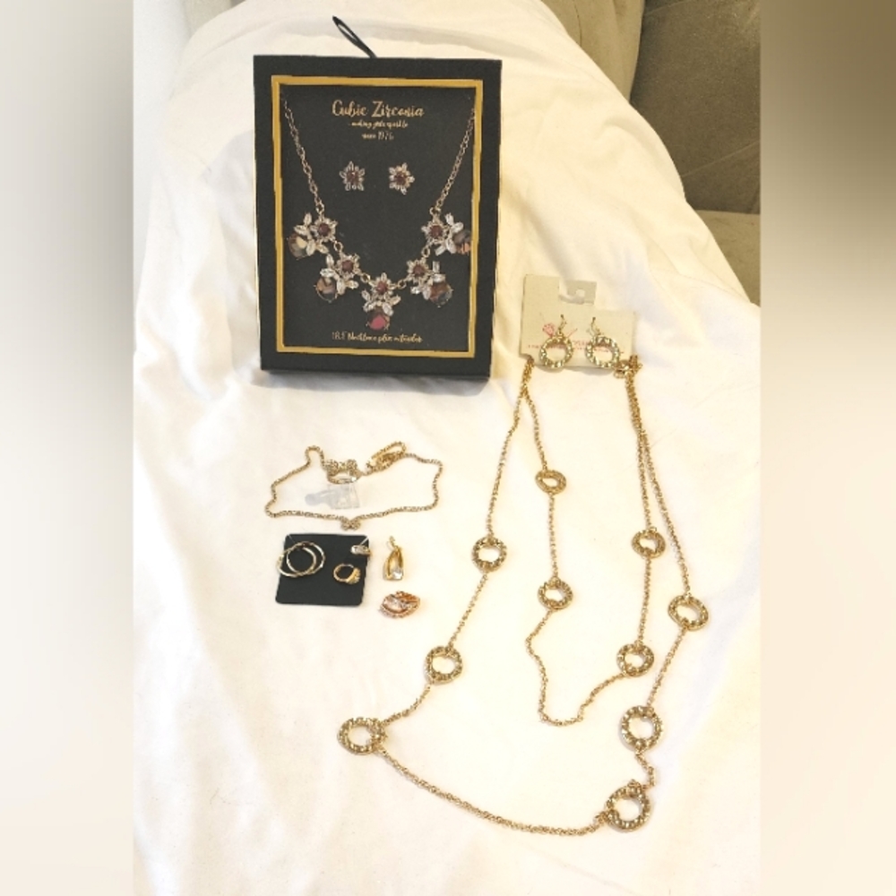 Gold-tone Glam Jewelry Bundle: New & Used - Cubic Zirconia, Rhinestones